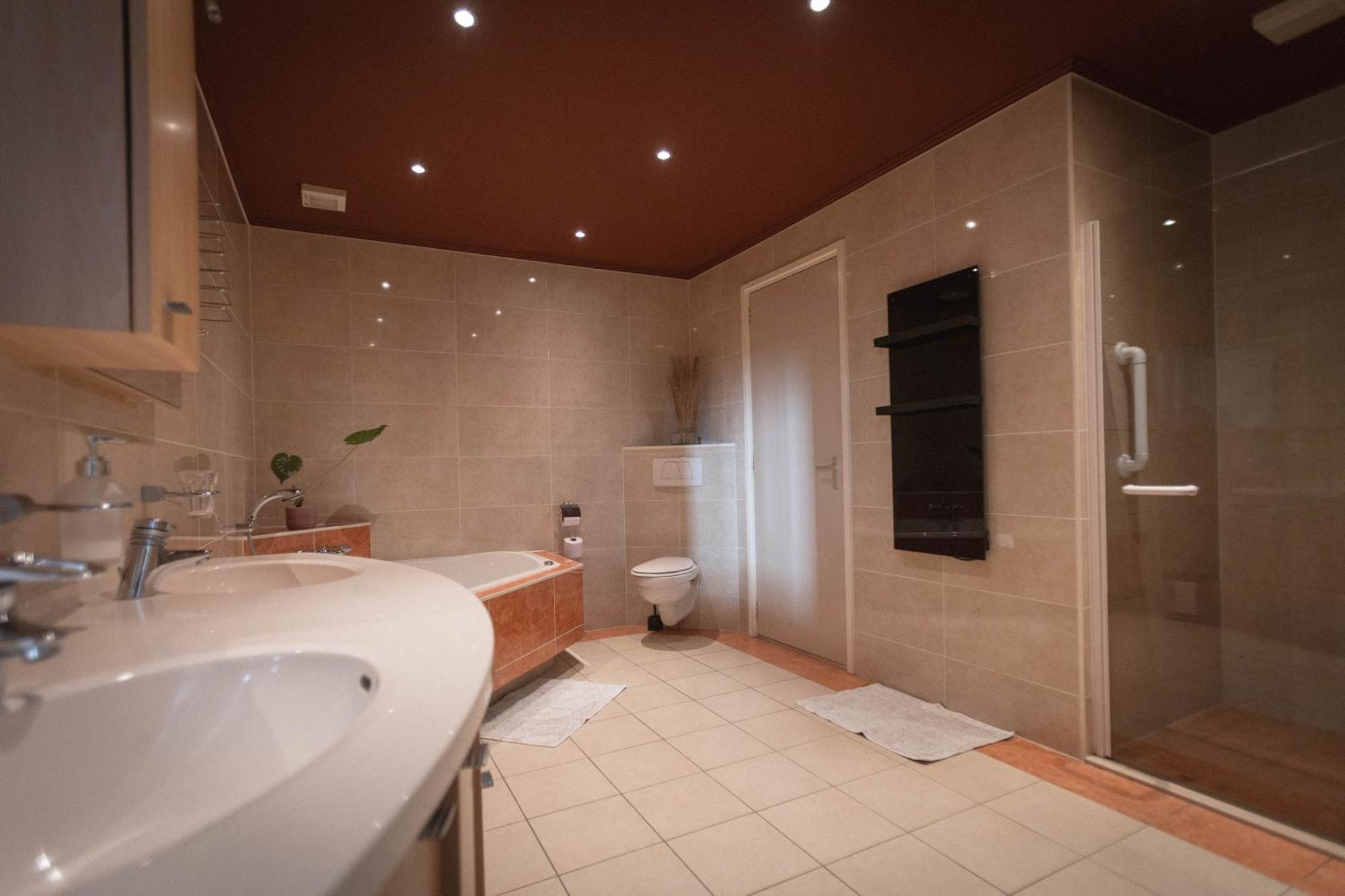Bed and Breakfast Boukje Har Bed En Brochje Burgum Zewnętrze zdjęcie
